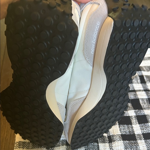 New Balance Women's White and Gray Sneakers - Picture 2 of 5